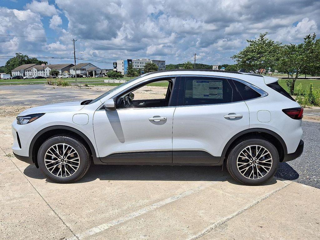new 2025 Ford Escape PHEV car, priced at $27,968