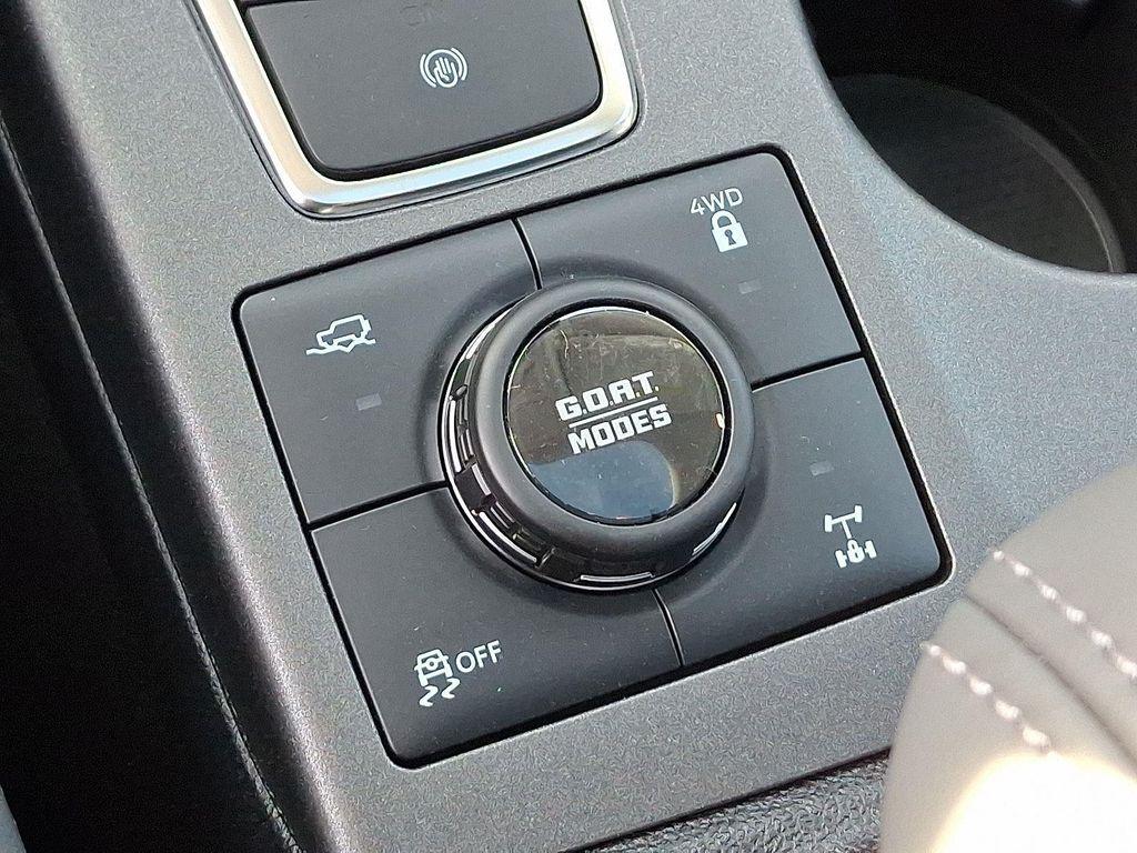 new 2025 Ford Bronco Sport car, priced at $40,574