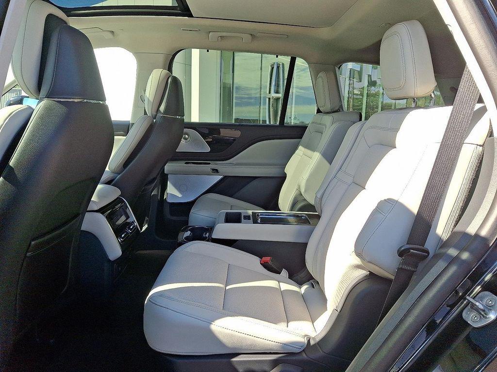 new 2025 Lincoln Aviator car, priced at $79,680