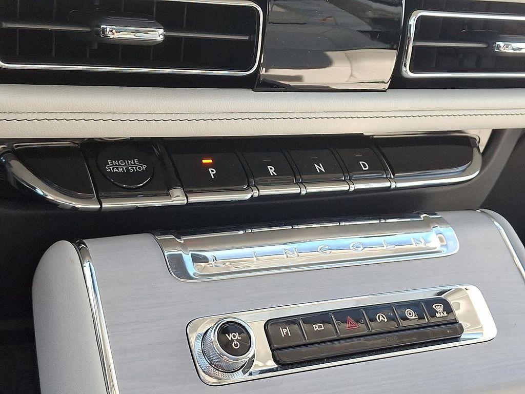 new 2025 Lincoln Aviator car, priced at $79,680