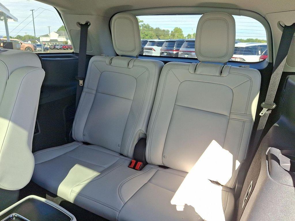 new 2025 Lincoln Aviator car, priced at $79,680