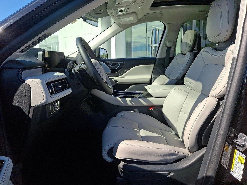 new 2025 Lincoln Aviator car, priced at $79,680