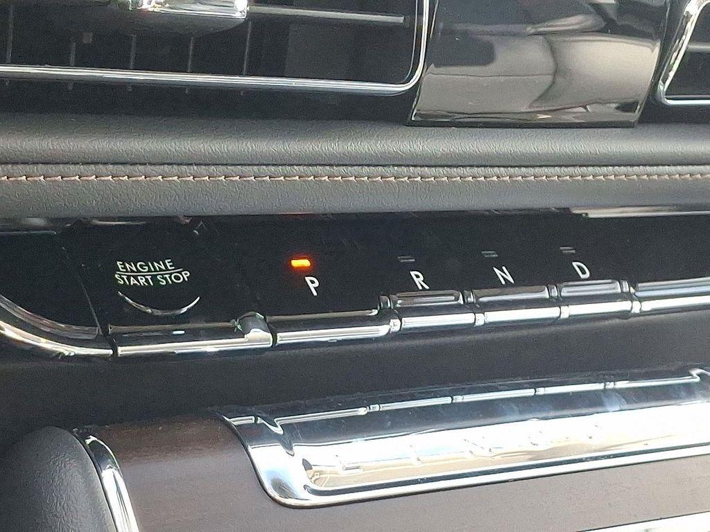 new 2025 Lincoln Aviator car, priced at $81,254