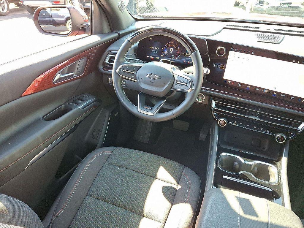 used 2024 Chevrolet Traverse car, priced at $45,635