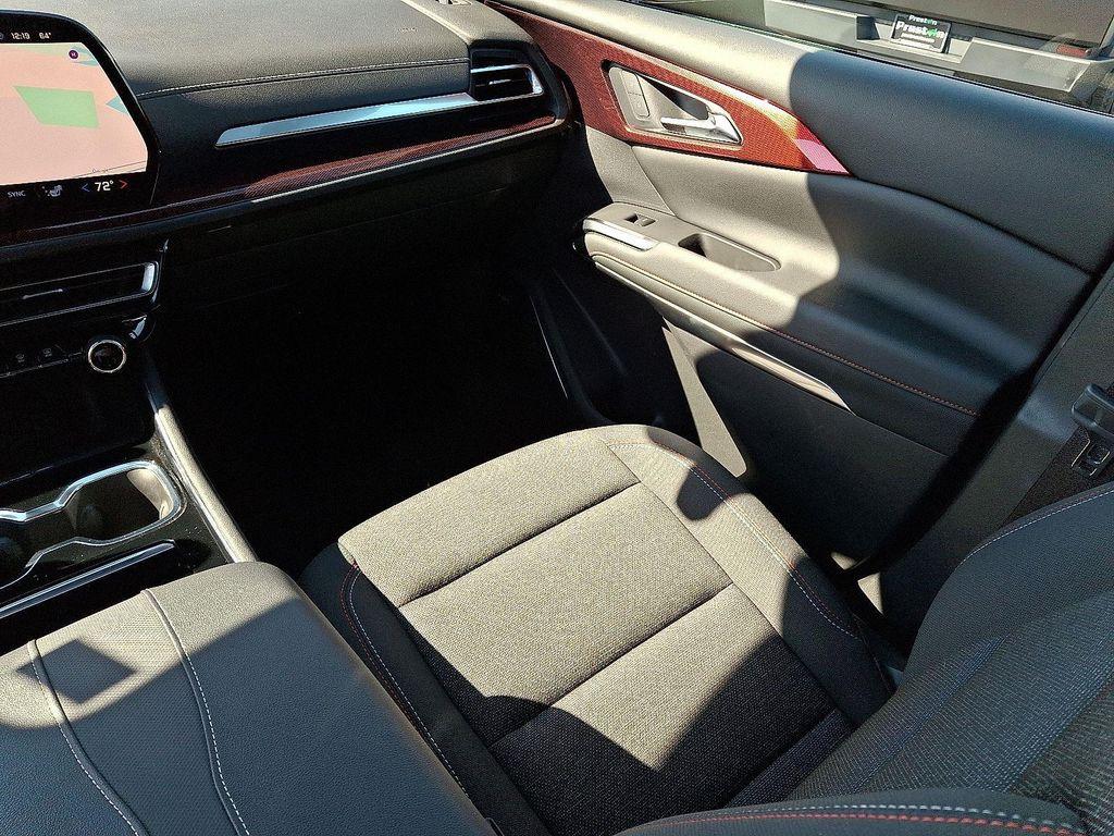 used 2024 Chevrolet Traverse car, priced at $45,635