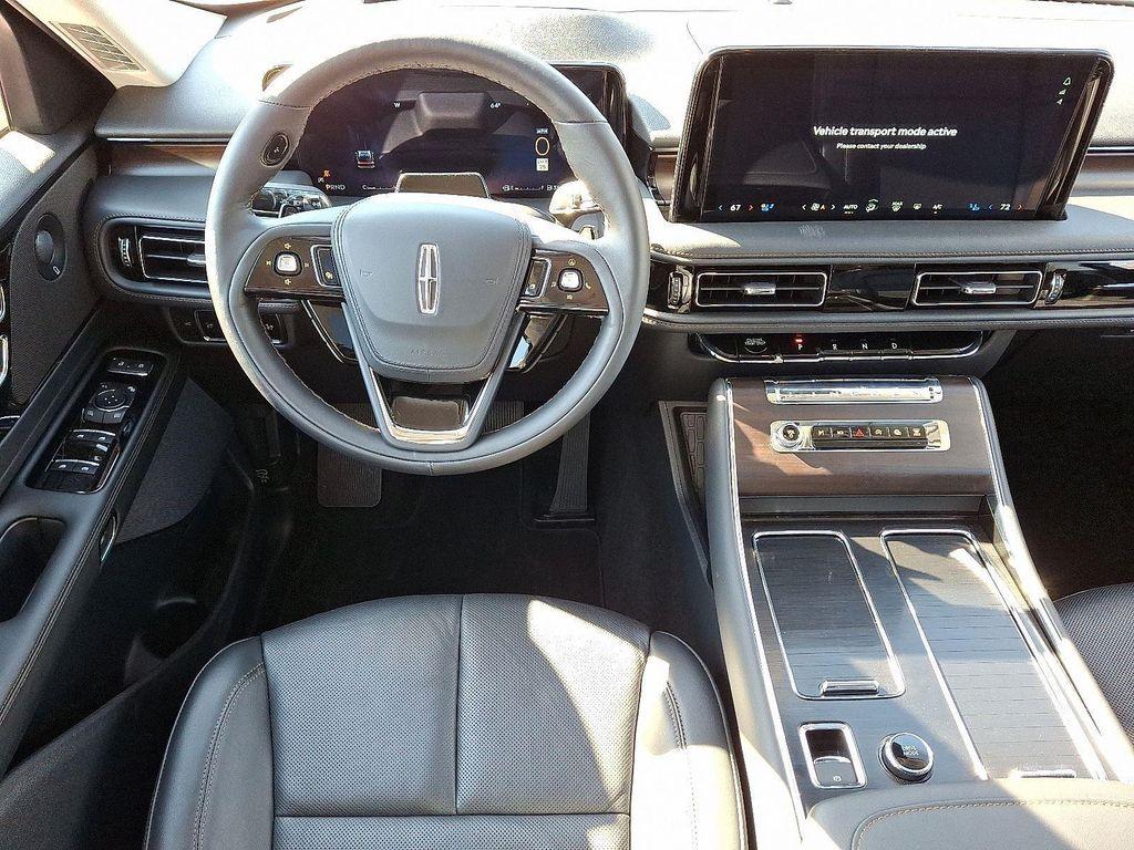 new 2025 Lincoln Aviator car, priced at $68,901