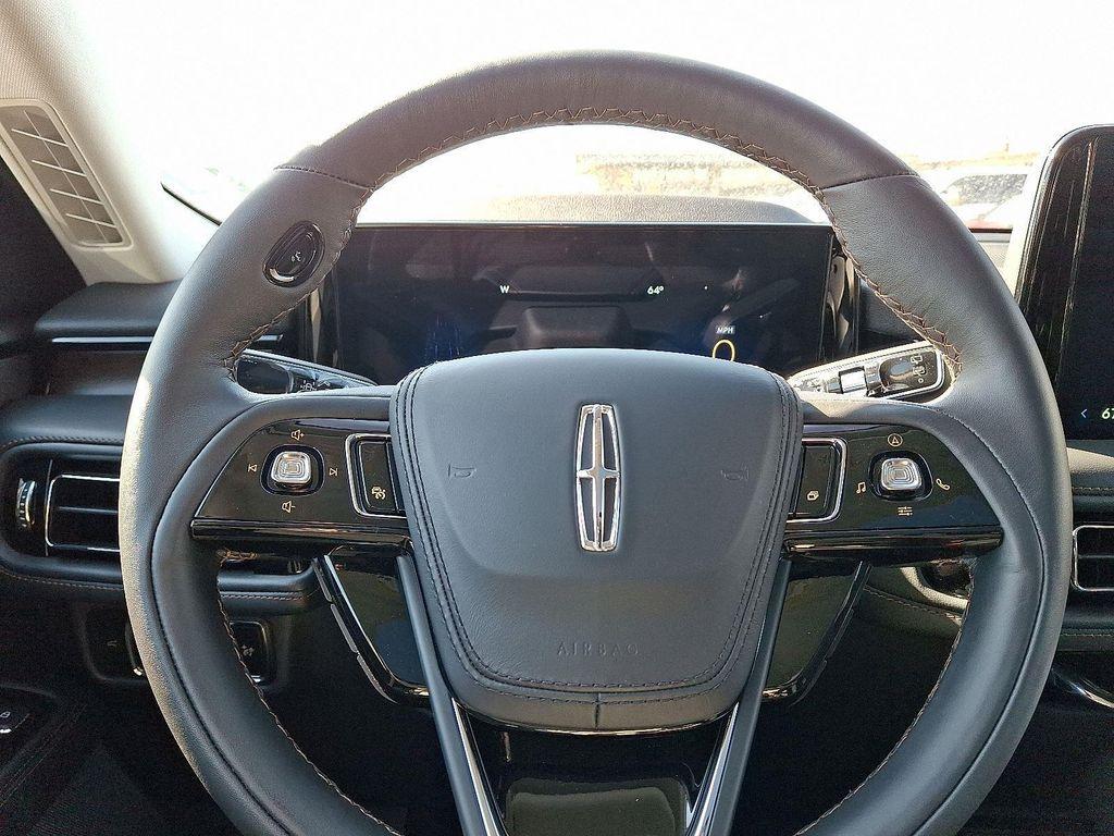 new 2025 Lincoln Aviator car, priced at $68,901