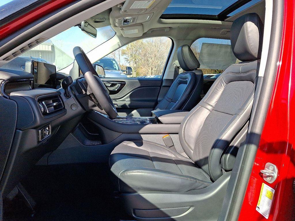 new 2025 Lincoln Aviator car, priced at $68,901
