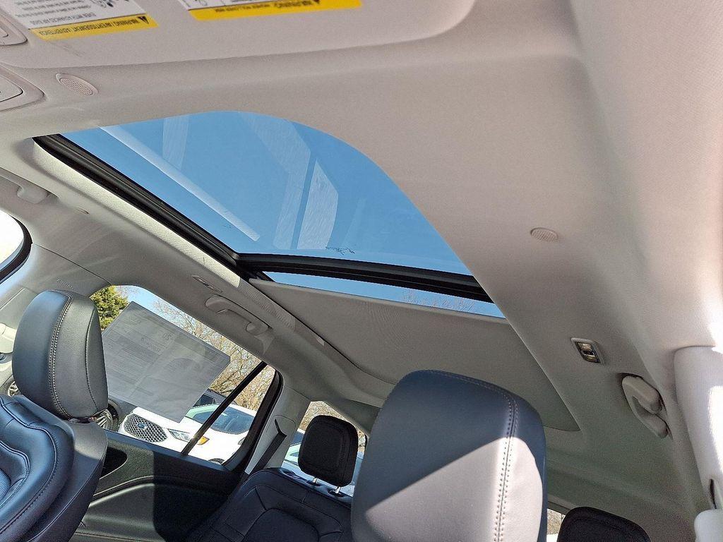 new 2025 Lincoln Aviator car, priced at $68,901