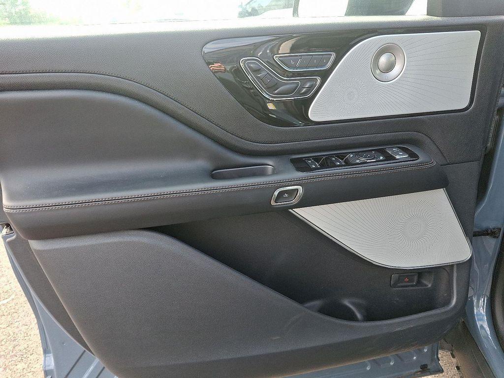 new 2025 Lincoln Aviator car, priced at $80,208