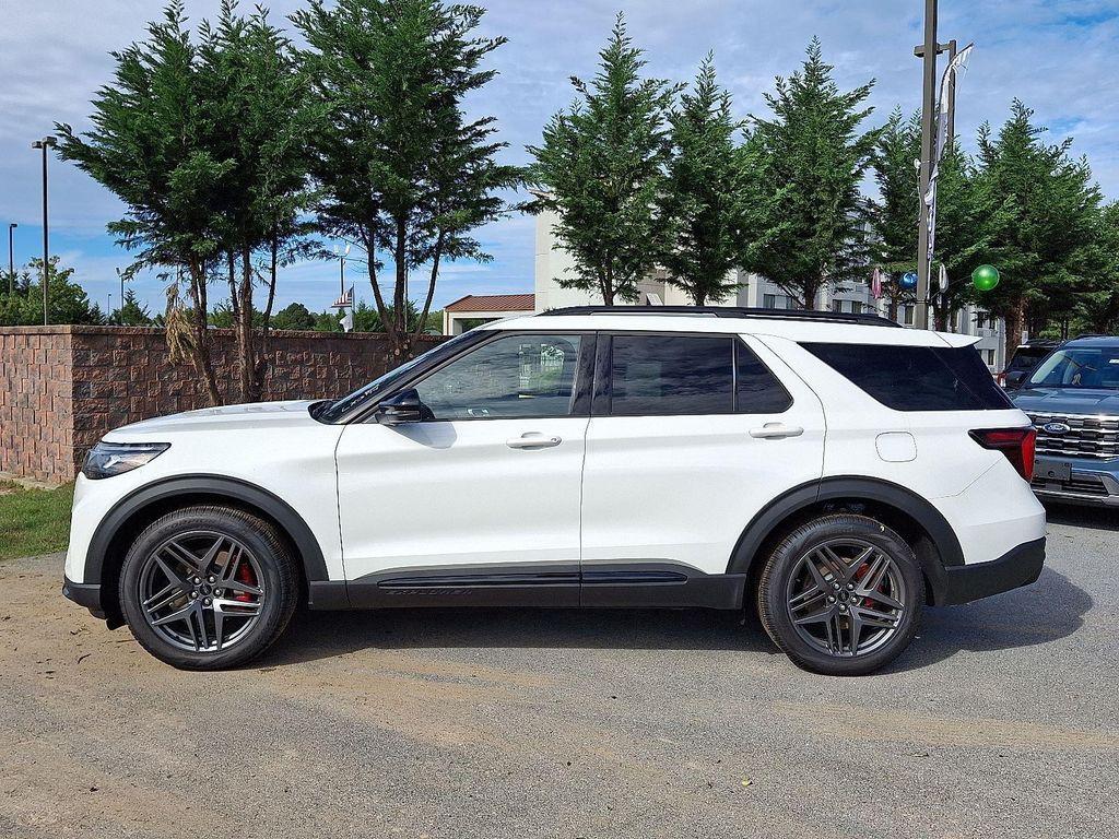 new 2025 Ford Explorer car, priced at $57,568
