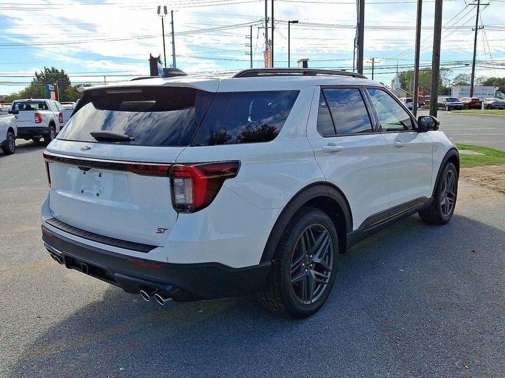new 2025 Ford Explorer car, priced at $57,568