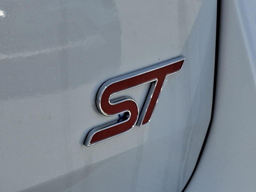 new 2025 Ford Explorer car, priced at $57,568