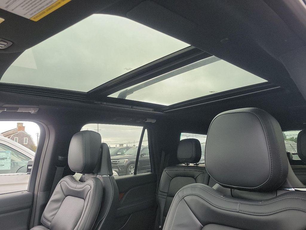 new 2024 Lincoln Navigator car, priced at $91,558