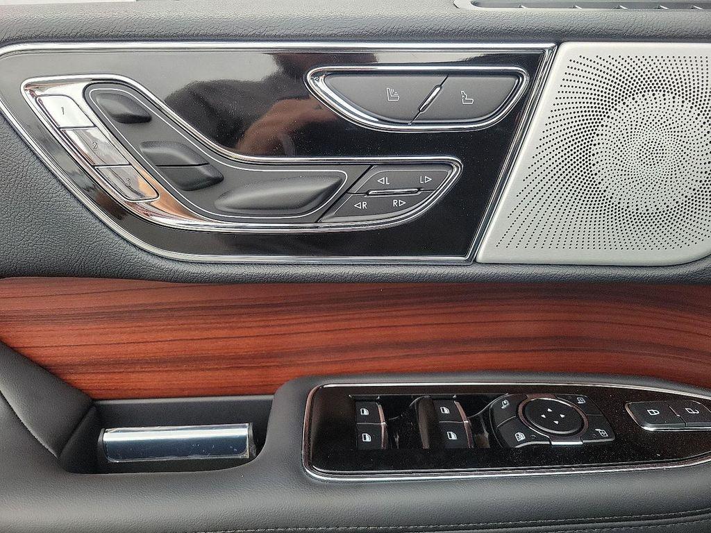 new 2024 Lincoln Navigator car, priced at $91,558