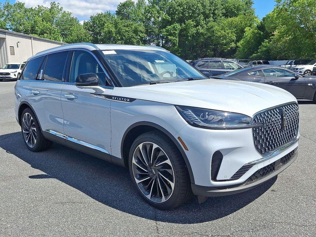 new 2025 Lincoln Aviator car, priced at $78,576