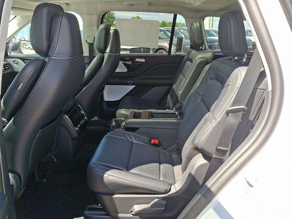 new 2025 Lincoln Aviator car, priced at $78,576