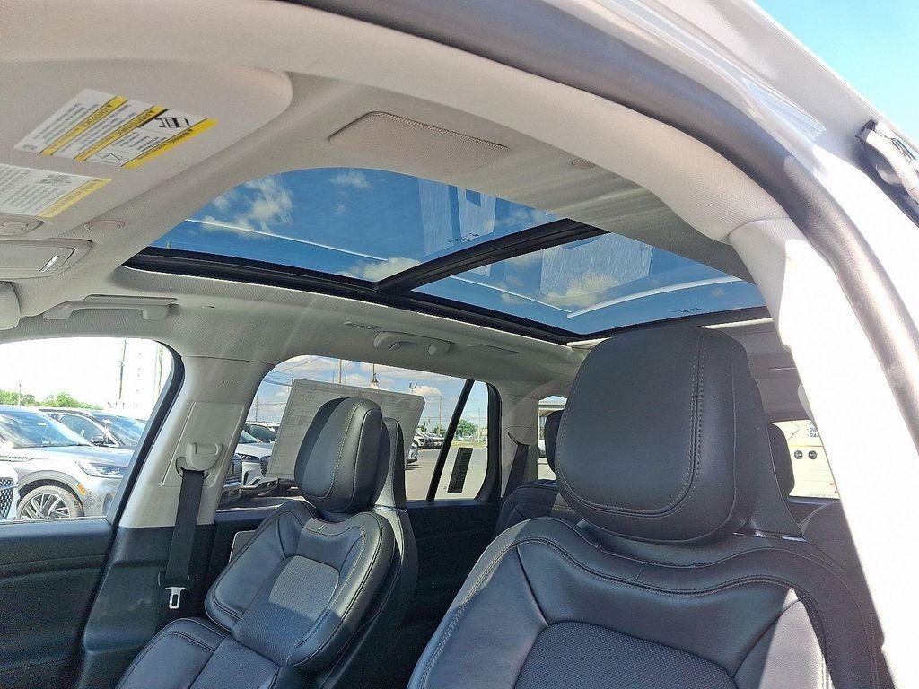 new 2025 Lincoln Aviator car, priced at $78,576