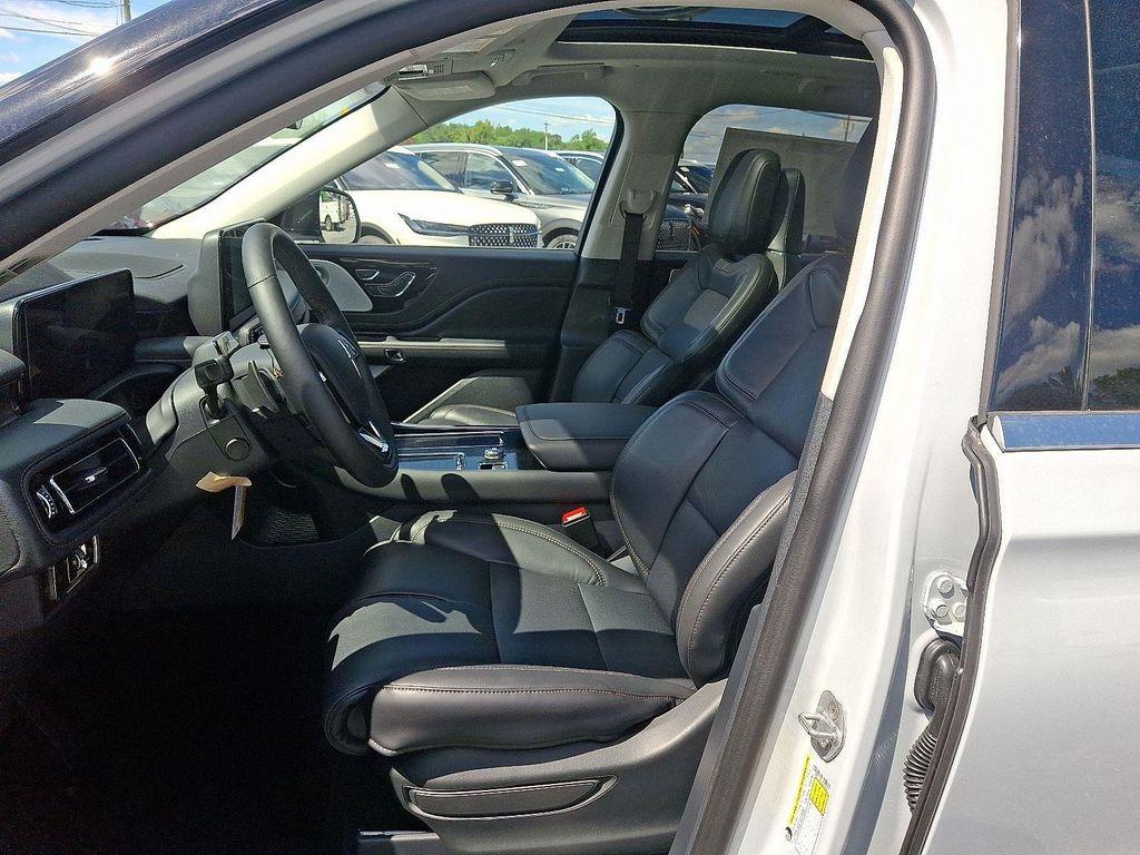 new 2025 Lincoln Aviator car, priced at $78,576