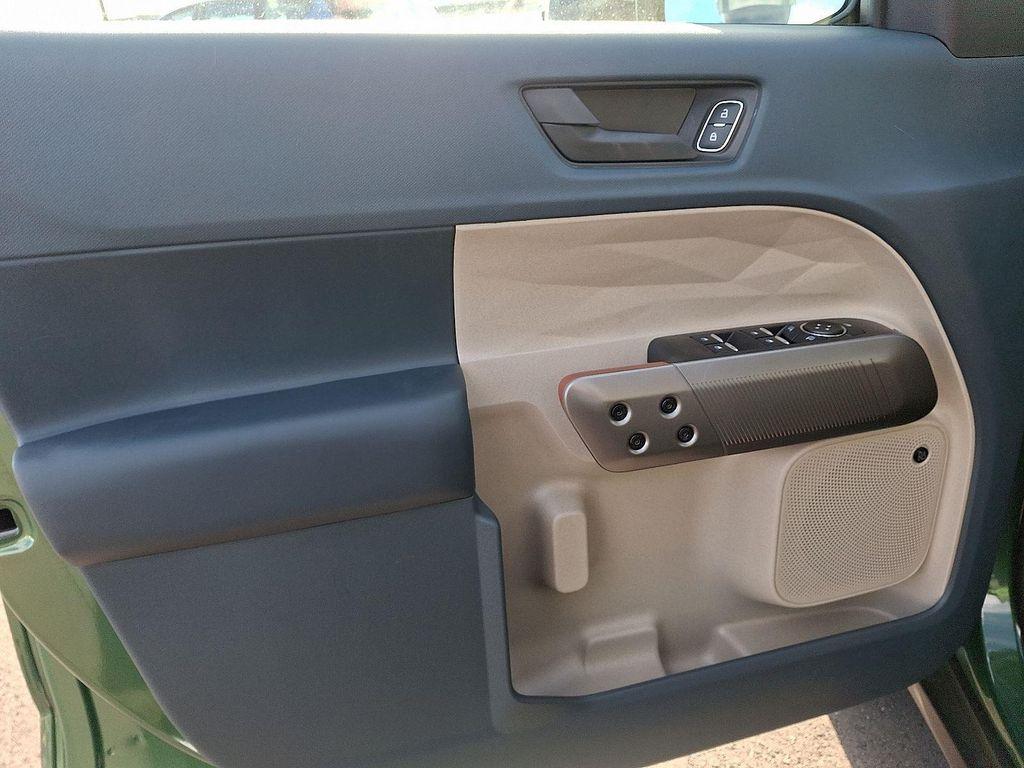 new 2025 Ford Maverick car, priced at $39,618