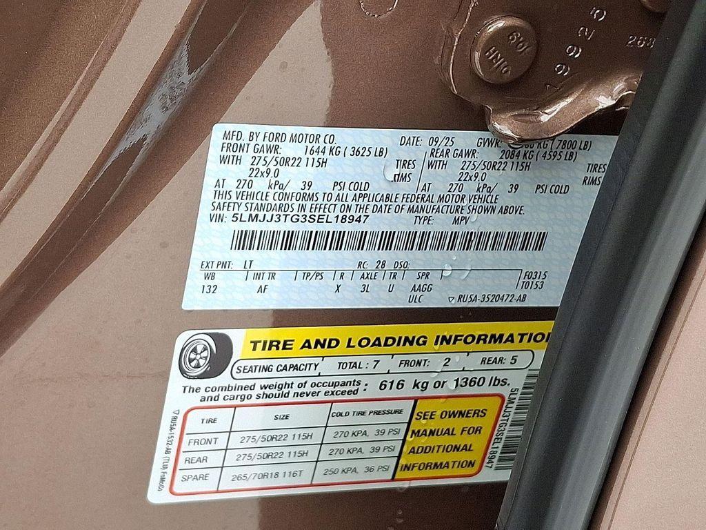 new 2025 Lincoln Navigator car, priced at $125,335