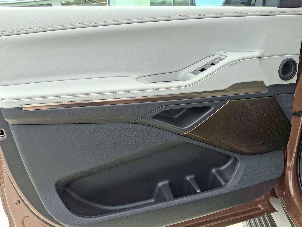 new 2025 Lincoln Navigator car, priced at $125,335