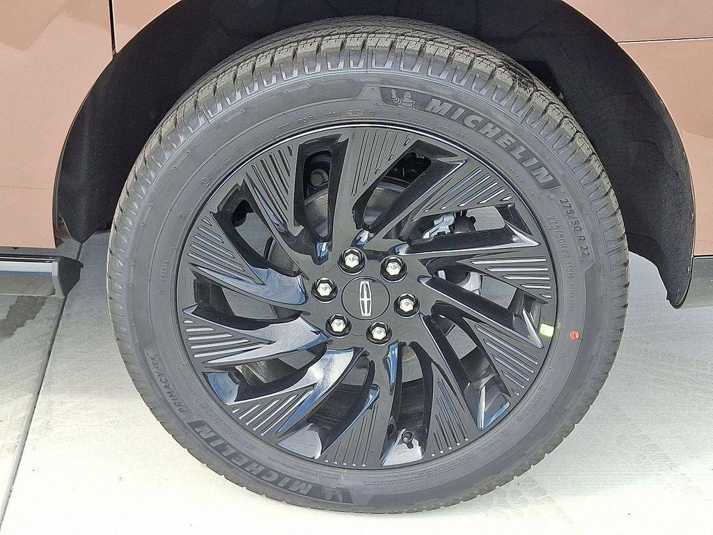 new 2025 Lincoln Navigator car, priced at $125,335