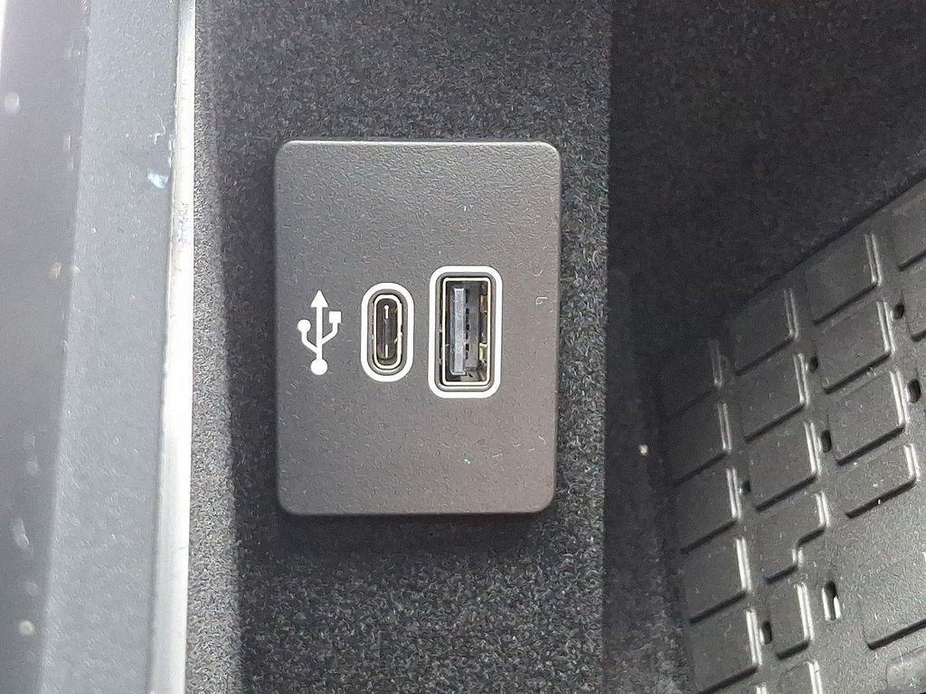 new 2025 Lincoln Navigator car, priced at $125,335