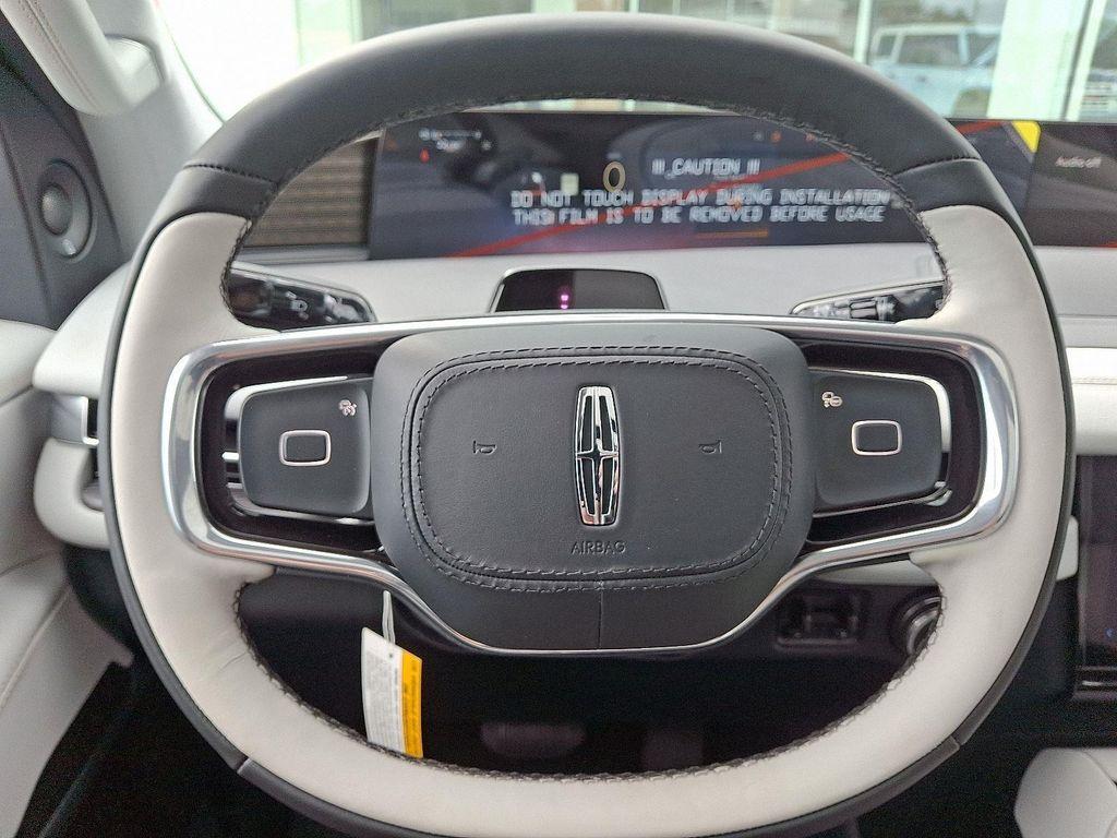 new 2025 Lincoln Navigator car, priced at $125,335