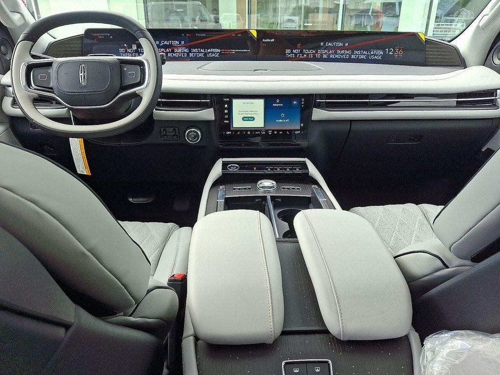 new 2025 Lincoln Navigator car, priced at $125,335