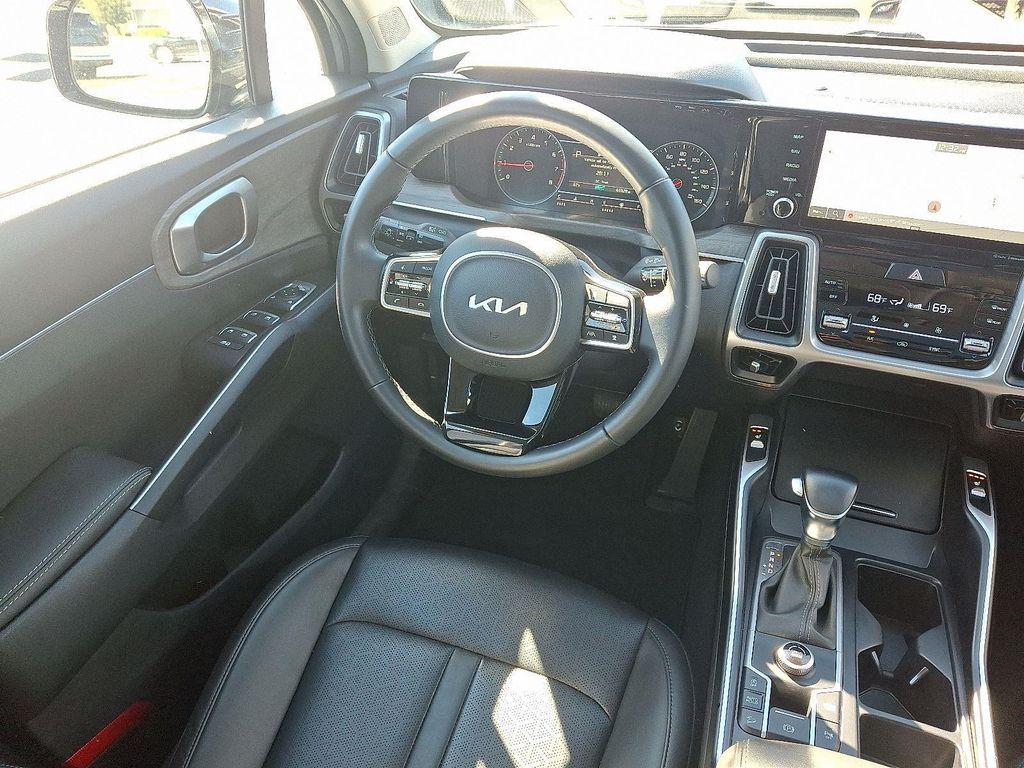 used 2023 Kia Sorento car, priced at $27,637