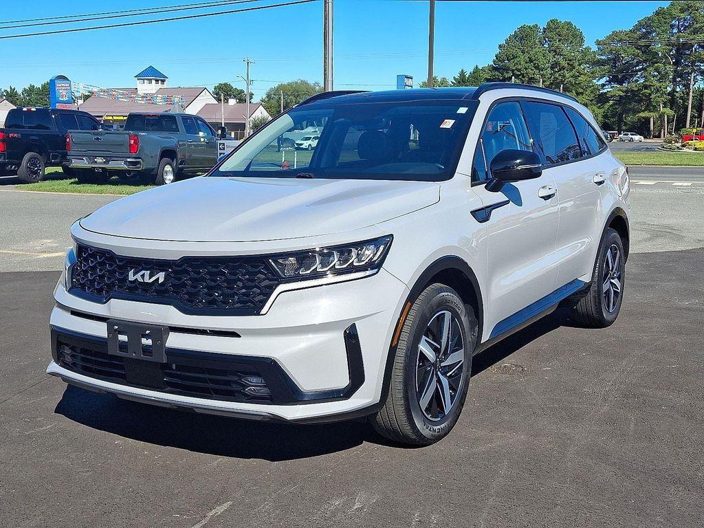 used 2023 Kia Sorento car, priced at $27,637
