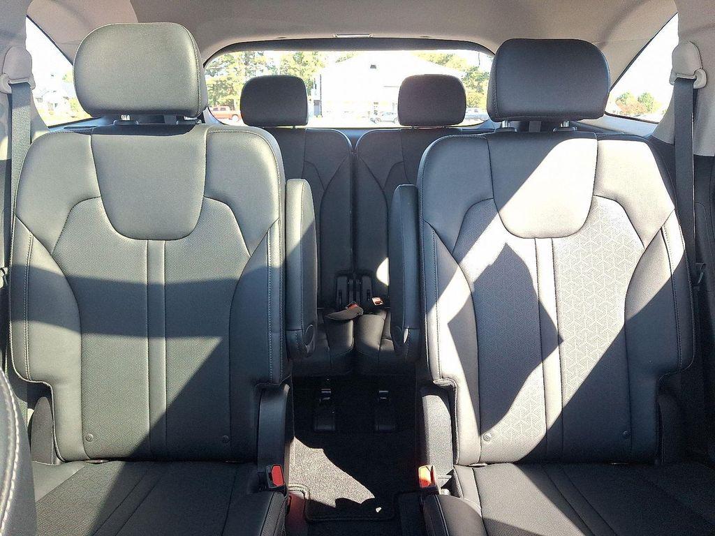 used 2023 Kia Sorento car, priced at $27,637