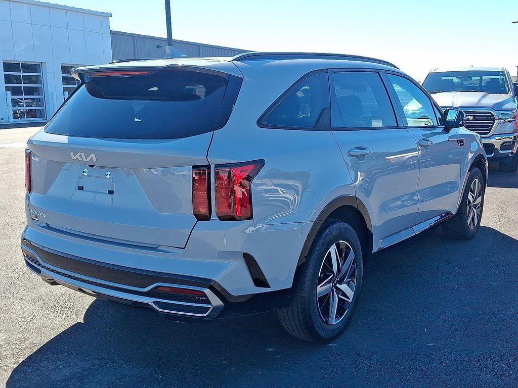 used 2023 Kia Sorento car, priced at $27,637