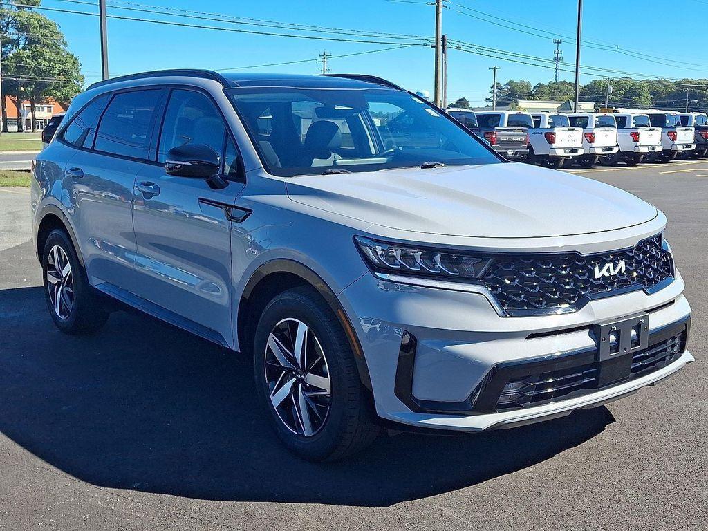 used 2023 Kia Sorento car, priced at $27,637