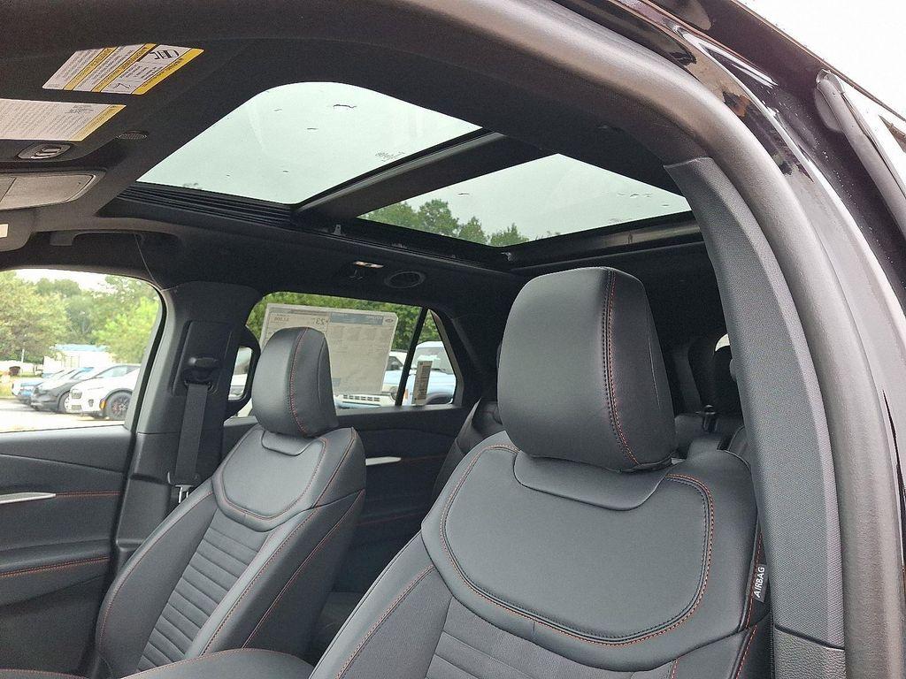 new 2025 Ford Explorer car, priced at $49,870