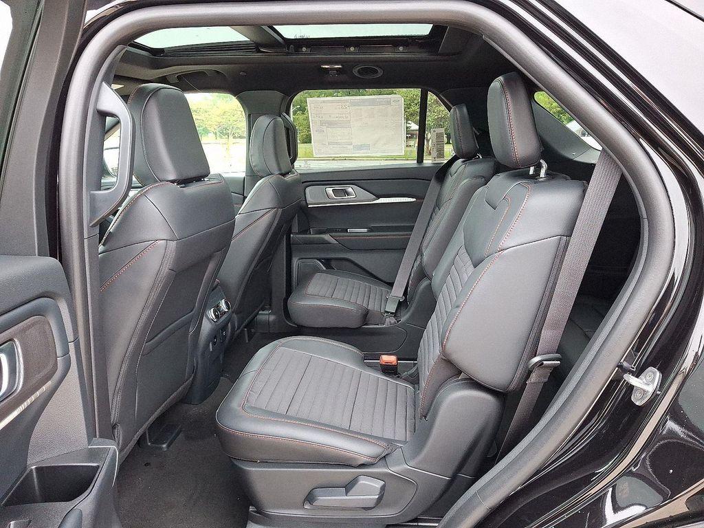 new 2025 Ford Explorer car, priced at $49,870