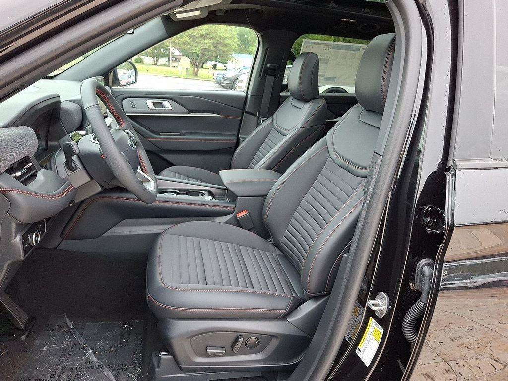 new 2025 Ford Explorer car, priced at $49,870
