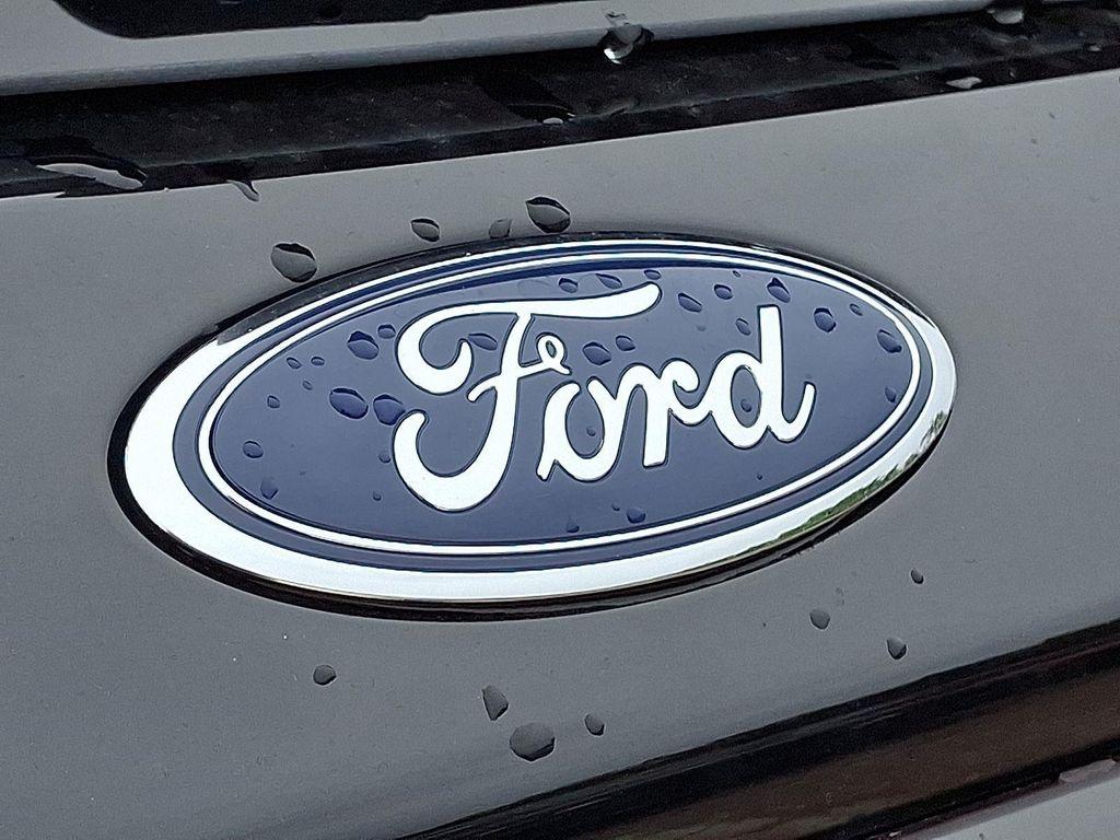 new 2025 Ford Explorer car, priced at $49,870