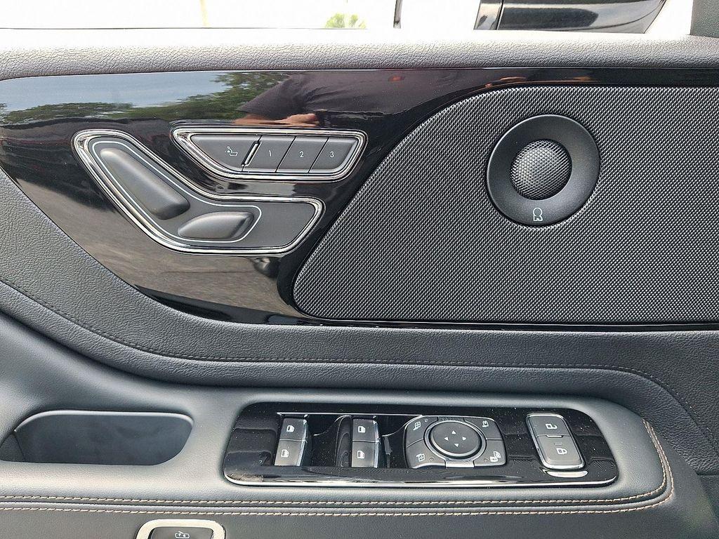 new 2025 Lincoln Aviator car, priced at $68,501