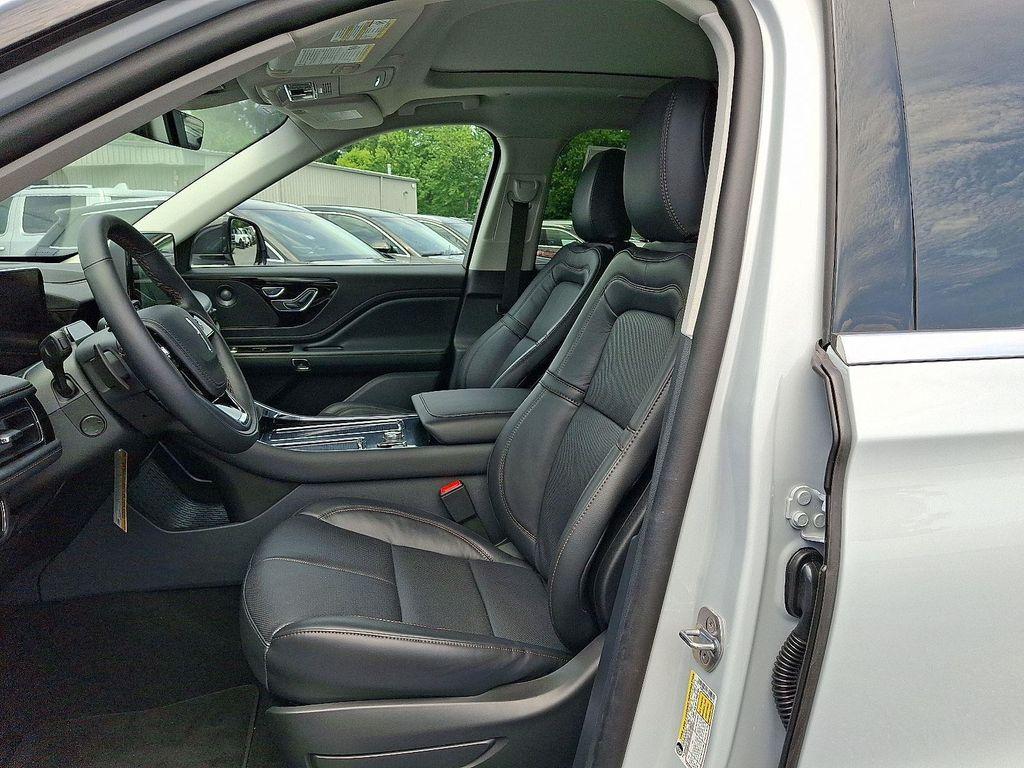 new 2025 Lincoln Aviator car, priced at $68,501