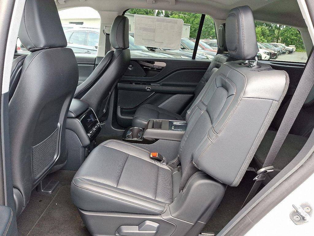 new 2025 Lincoln Aviator car, priced at $68,501