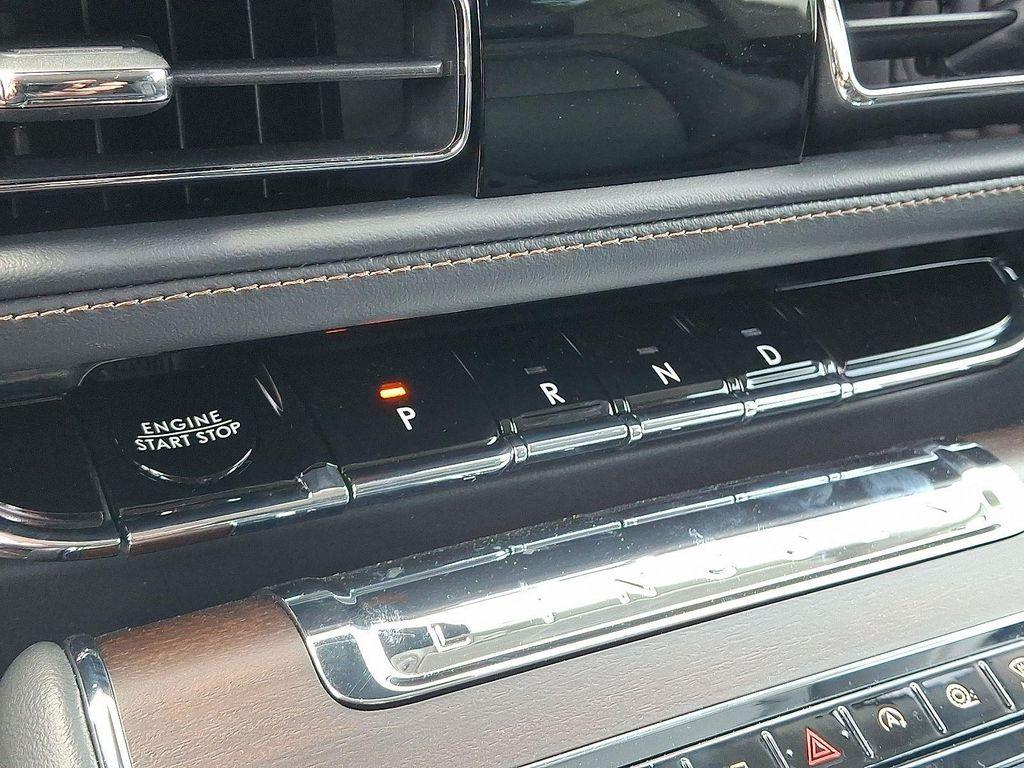 new 2025 Lincoln Aviator car, priced at $68,501