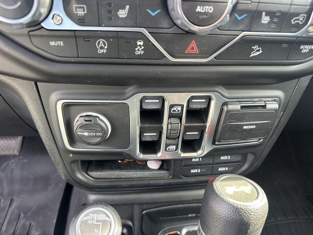 used 2021 Jeep Wrangler Unlimited car, priced at $33,121