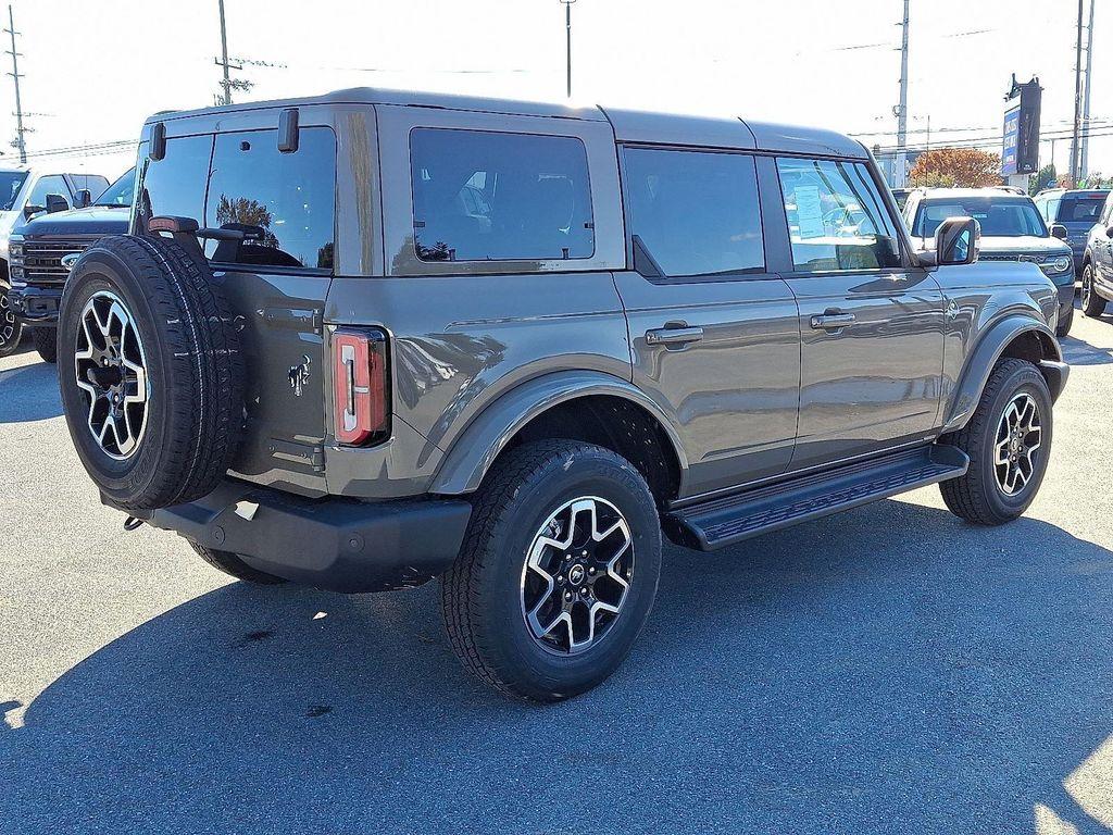 new 2025 Ford Bronco car, priced at $53,914