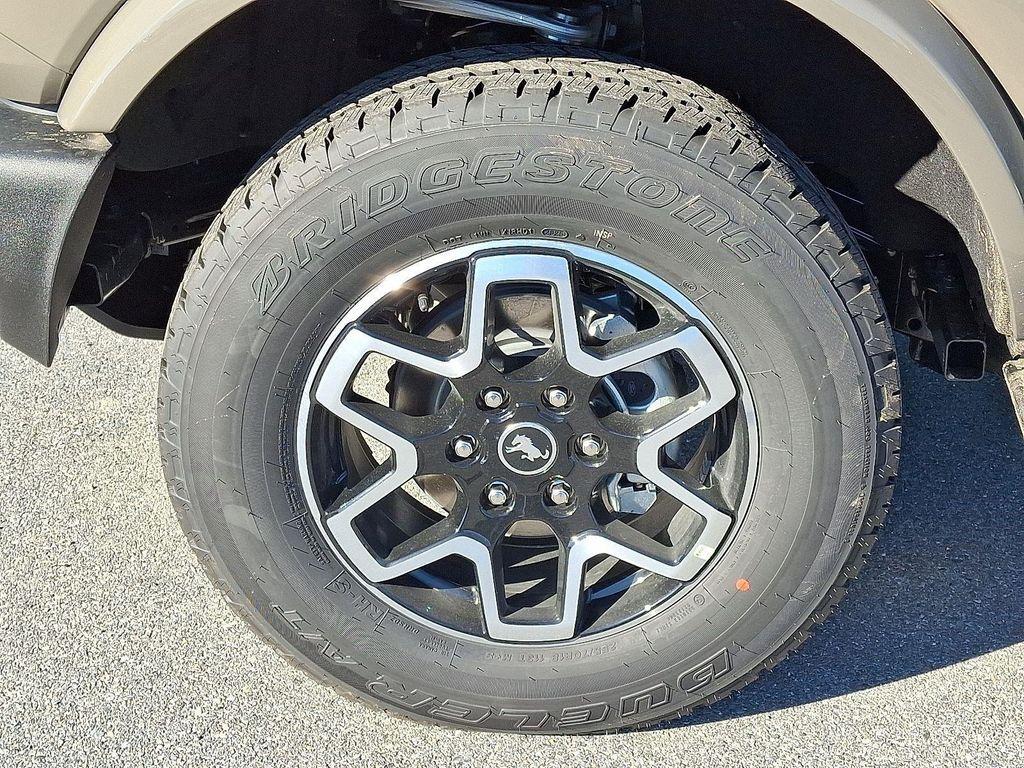 new 2025 Ford Bronco car, priced at $53,914