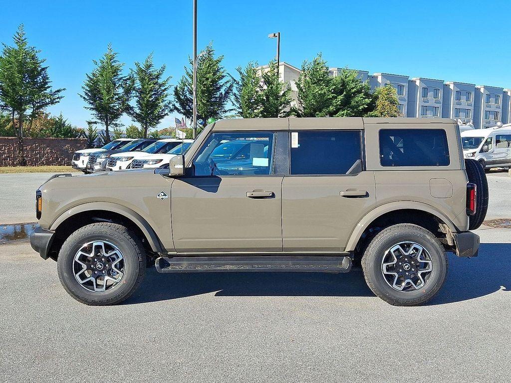 new 2025 Ford Bronco car, priced at $53,914