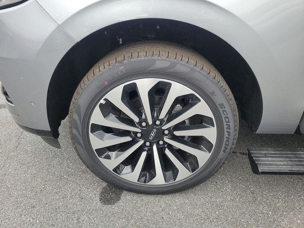 new 2024 Lincoln Navigator car, priced at $94,891