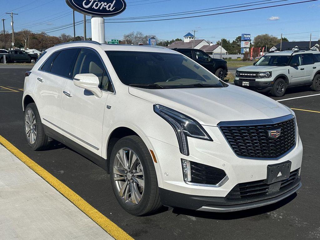 used 2022 Cadillac XT5 car, priced at $30,804