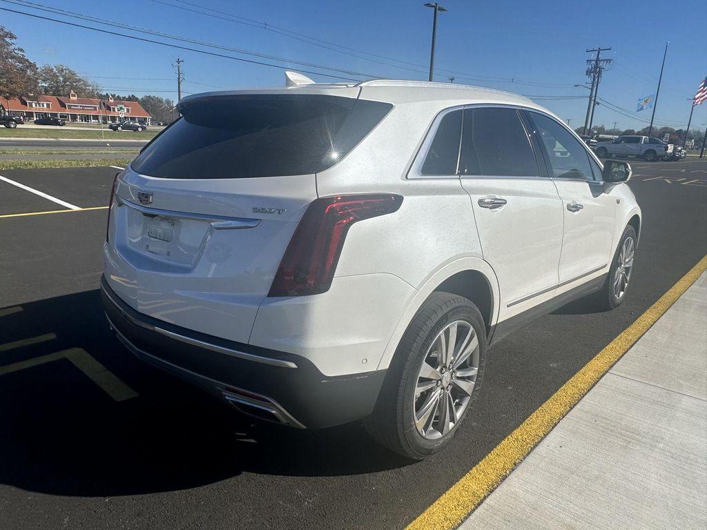 used 2022 Cadillac XT5 car, priced at $30,804
